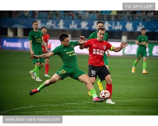 长春亚泰边路突击形成高速突破口